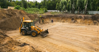 Разработка котлована Златоуст стоимость за от 582 руб. м3 - заказать работы по копке и рытью котлованов | траншей